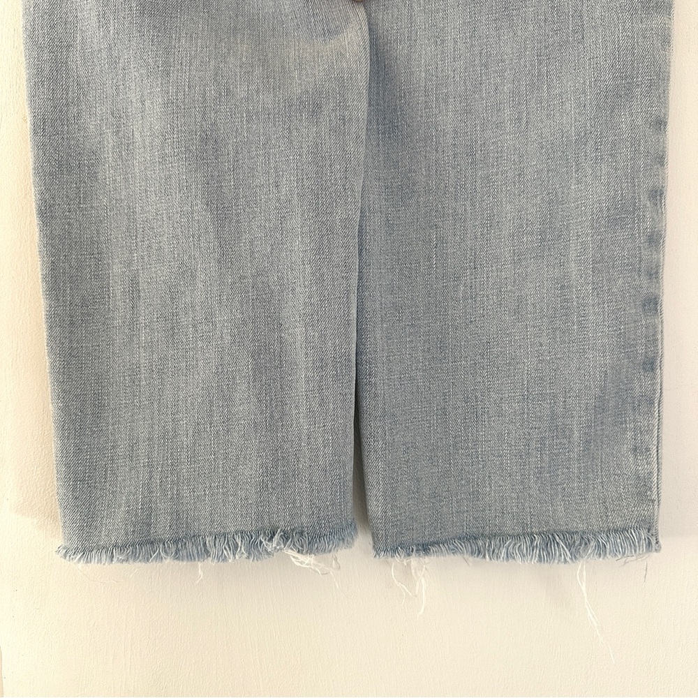 GAP Mid Rise Girlfriend Jeans with Washwell, Light Wash, size 28 SHORT - Picture 8 of 10